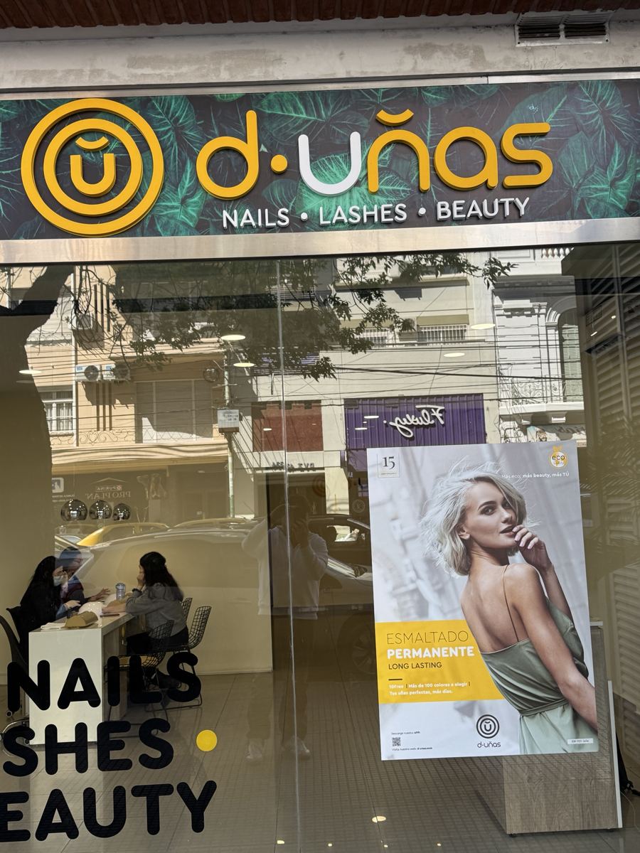 Fachada de d·uñas Almagro en Av. Díaz Vélez 4333